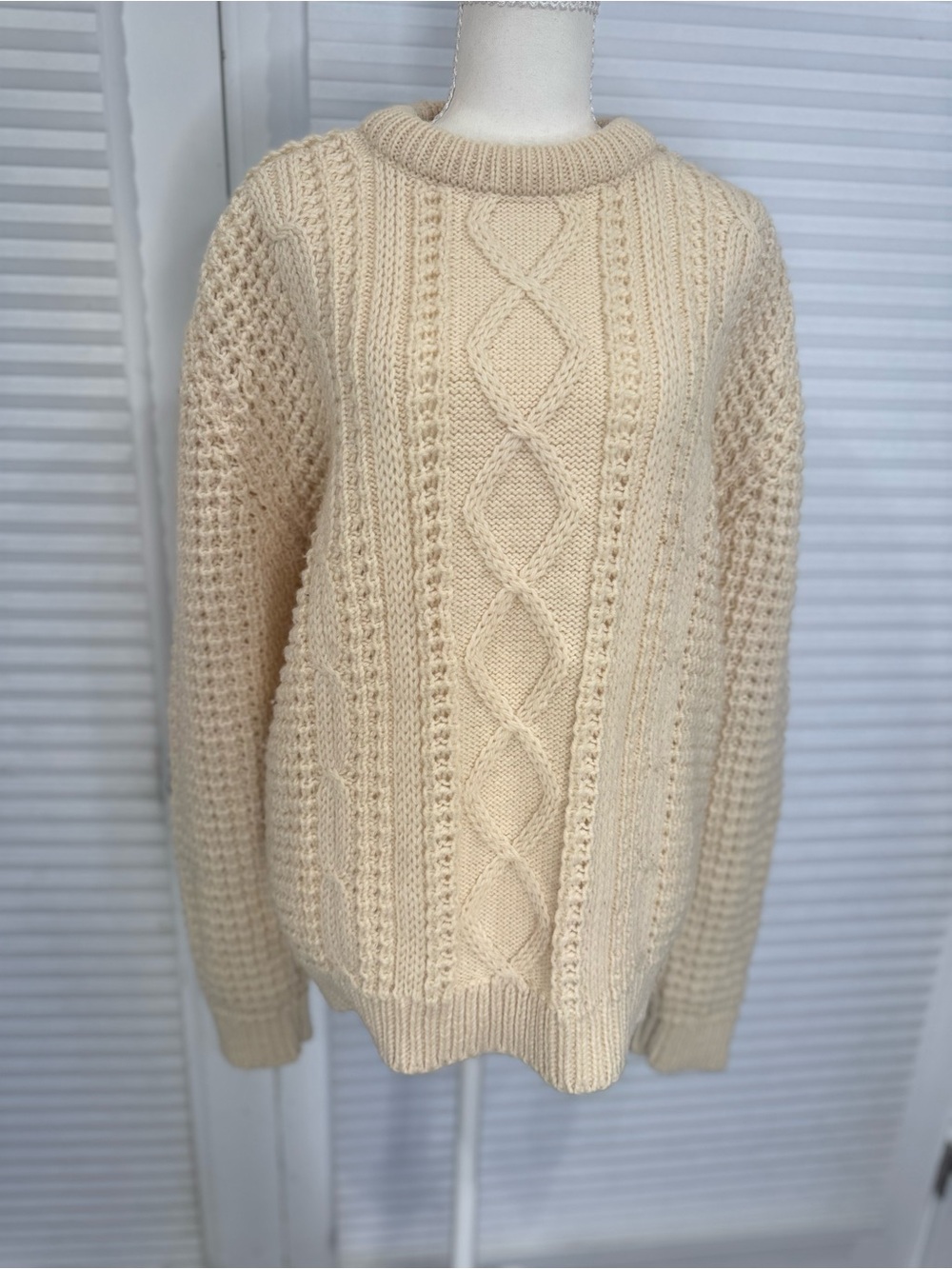 Made in Ireland Pure Wool Classic Cable Crewneck Sweater in Cream